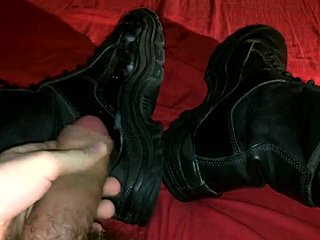Gay boot play: wanking and cumming on my feet