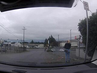 Možje, ki varajo, srečujejo prostitutke na ulici v Seattlu