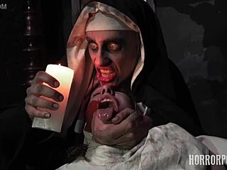 Hardcore-Analsex mit einer ungeheuren Nonne im Kostüm