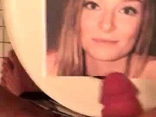 Petrecerea de duș cu spermă de la Kristin4roughms este obligatorie pentru oricine iubește penisul mare