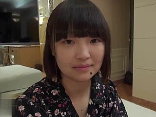 Japonska lepotica postane nagajiva v amaterskem videu brez cenzure