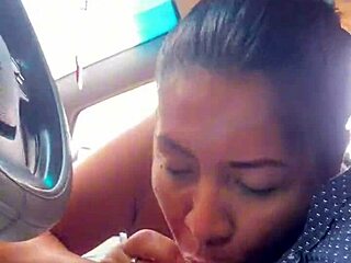 Curvy ex-wife enjoys a quick lunch break blowjob before leaving office