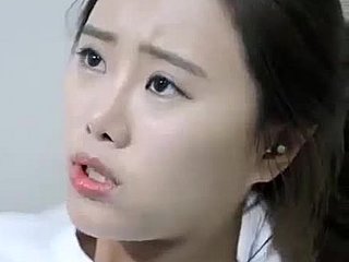Koreli bir kızın bir odada patronu tarafından siktiği tam videosu
